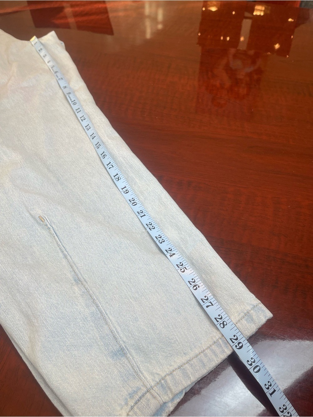 Pilcro Modern High-Waisted Baggy Barrel Jeans in Light Wash Denim Size 32 - Picture 11 of 12